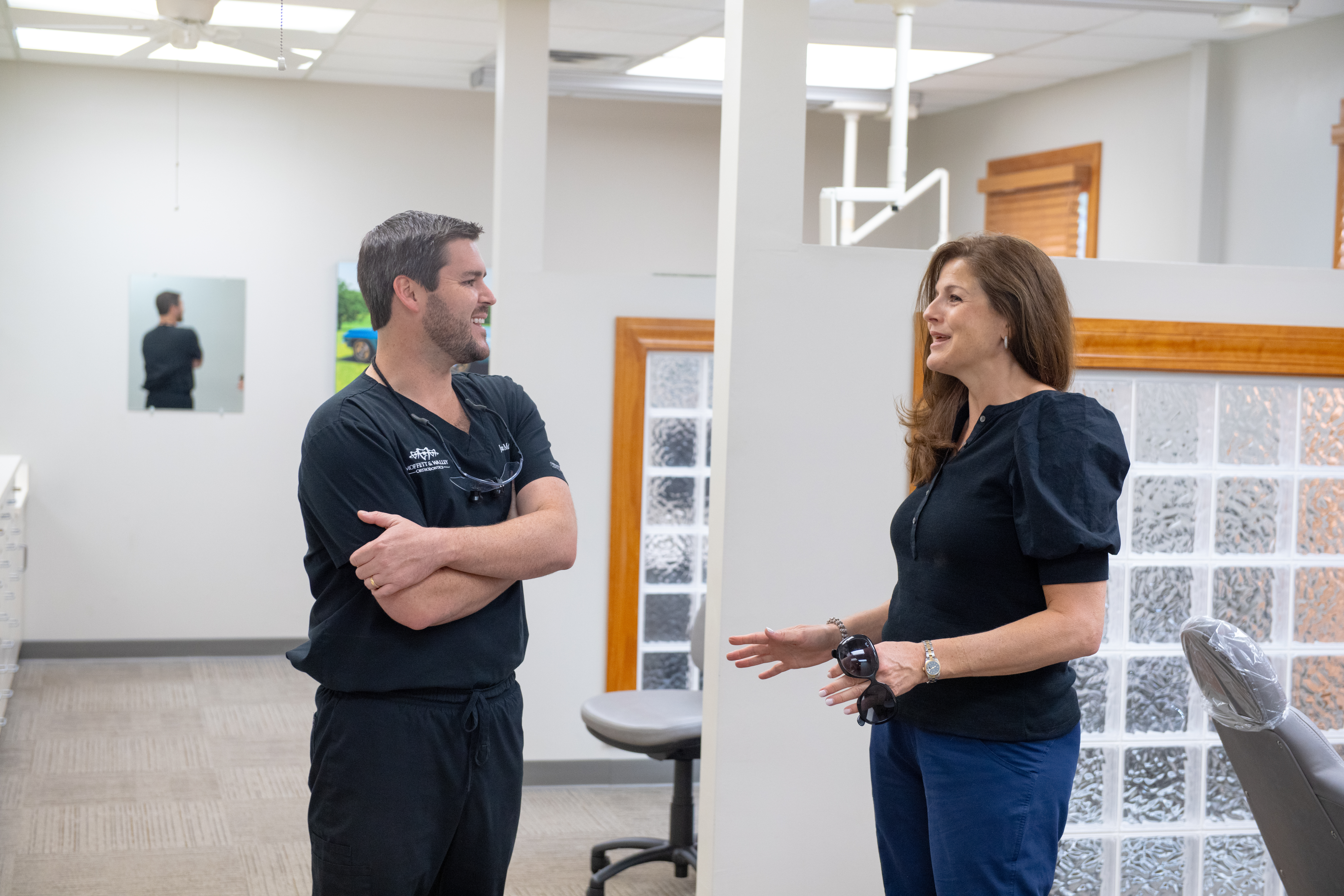 Dr. Moffett talks about extraction vs. non-extraction therapy. Learn which is right for you, what extraction therapy is, and the alternatives.&nbsp;&nbsp;